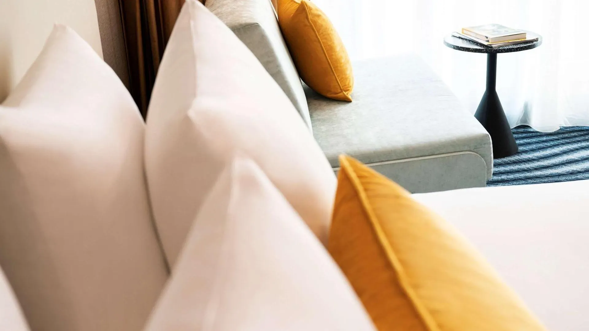 Mercure Amsterdam North Station