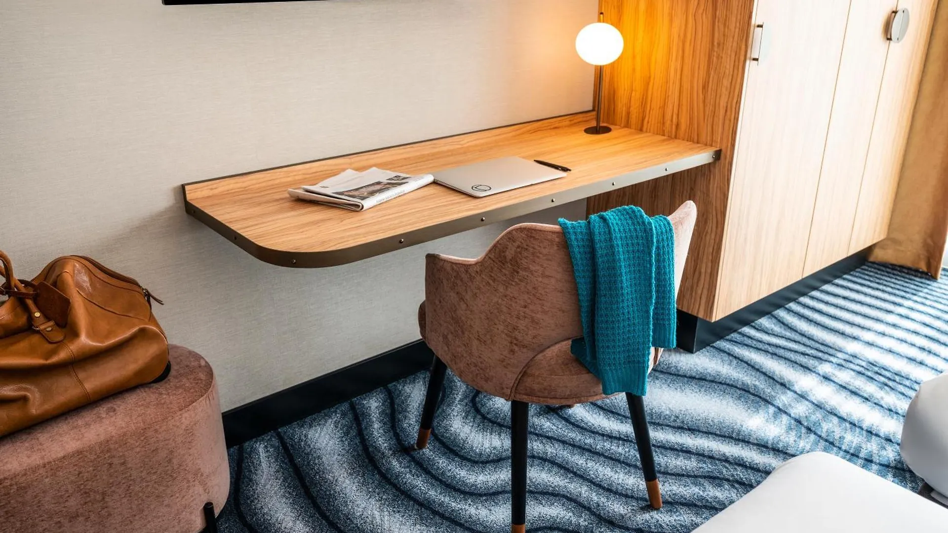 Mercure Amsterdam North Station מלון